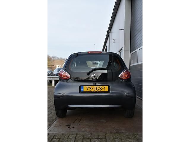 Occasion Toyota Aygo 68 PK (50 kW) 2009 Grijs Hatchback