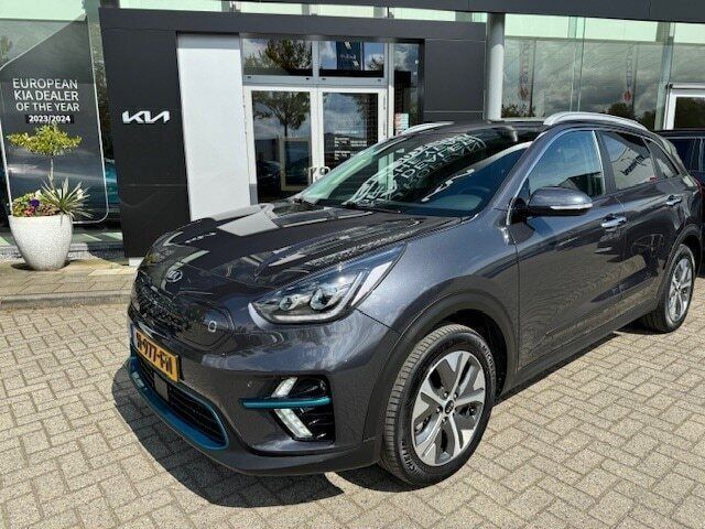 Grijs Gebruikt 2020 Kia Niro SUV | € 22.945 (Iets duurder) - Afbeelding 1/4
