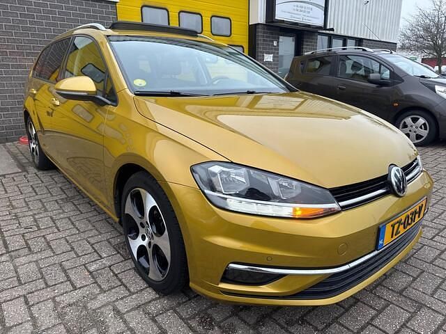 Occasion VW Golf VII Comfortline 116 PK (85 kW) 2018 Geel (metallic) Stationwagen