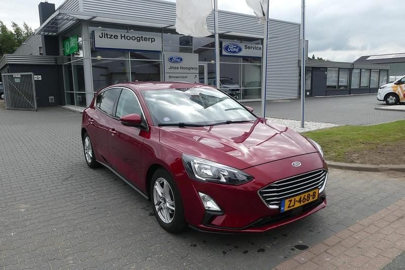 Rood Gebruikt 2019 Ford Focus Business Edition Hatchback | € 12.895 (Goede deal) - Afbeelding 1/4