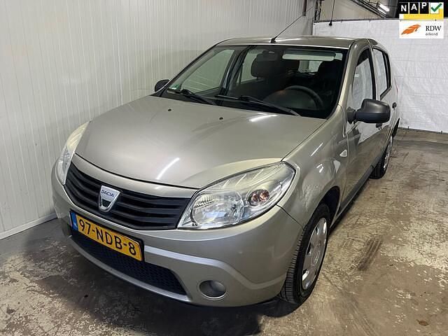 Grijs Gebruikt 2010 Dacia Sandero Ambiance Hatchback | € 1.750 (Eerlijke prijs) - Afbeelding 1/4