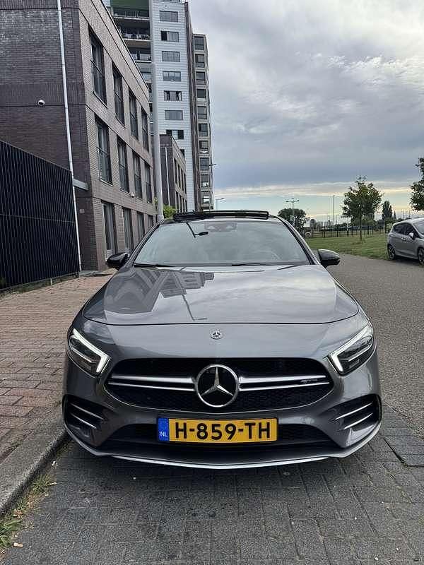 Grijs Gebruikt 2018 Mercedes C180 Premium Stationwagen | € 20.900 (Eerlijke prijs) - Afbeelding 1/4