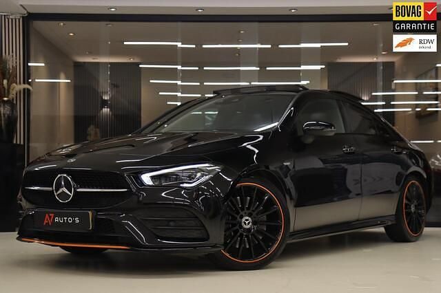 Zwart Gebruikt 2019 Mercedes CLA250 AMG Sedan | € 34.950 (Eerlijke prijs) - Afbeelding 1/4