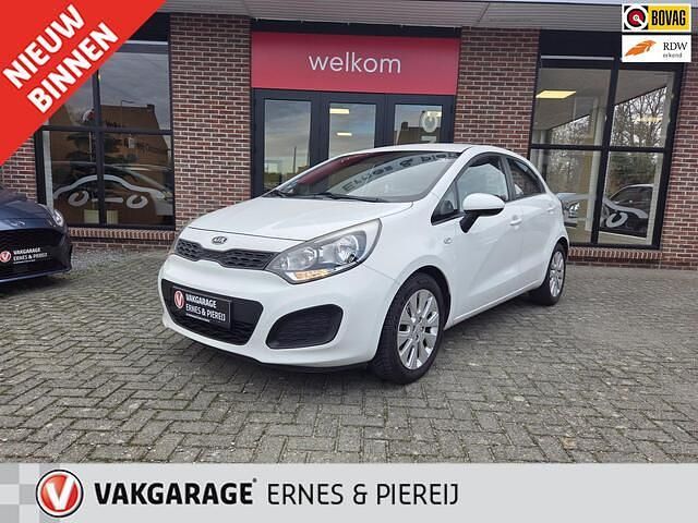 Wit Gebruikt 2011 Kia Rio Comfort Hatchback | € 4.995 (Eerlijke prijs) - Afbeelding 1/4