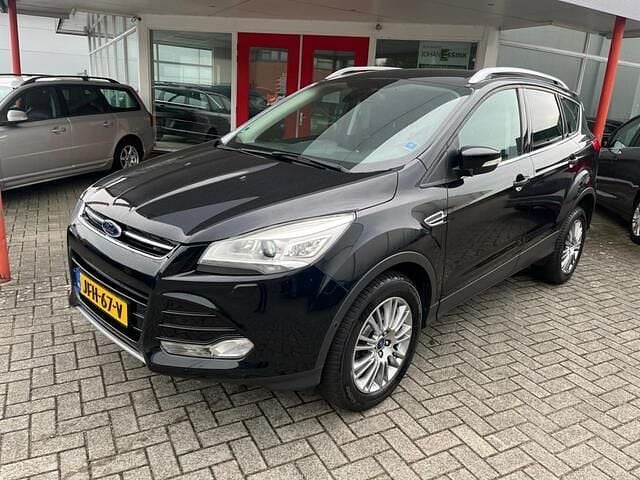 Zwart Gebruikt 2013 Ford Kuga Titanium SUV | € 11.950 (Eerlijke prijs) - Afbeelding 1/4