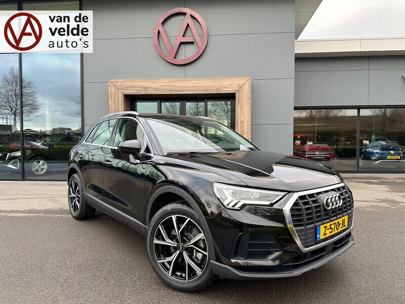 Zwart Gebruikt 2023 Audi Q3 Advanced SUV | € 41.445 (Eerlijke prijs) - Afbeelding 1/4