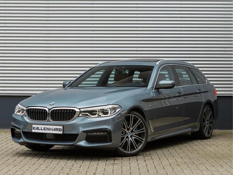 Grijs Gebruikt 2020 BMW 530 Executive Stationwagen | € 36.875 (Eerlijke prijs) - Afbeelding 1/4