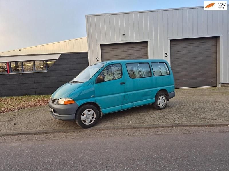 Occasion 2004 Toyota HiAce Sedan | € 5.000 - Afbeelding 1/4