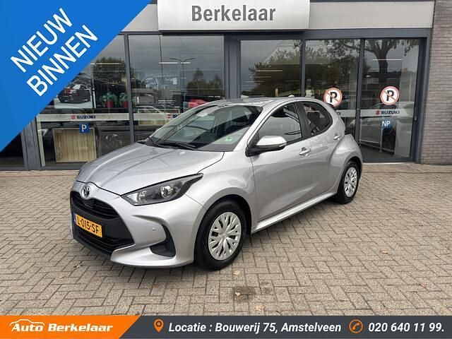 Grijs Occasion 2021 Toyota Yaris Active Hatchback | € 19.445 (Eerlijke prijs) - Afbeelding 1/4