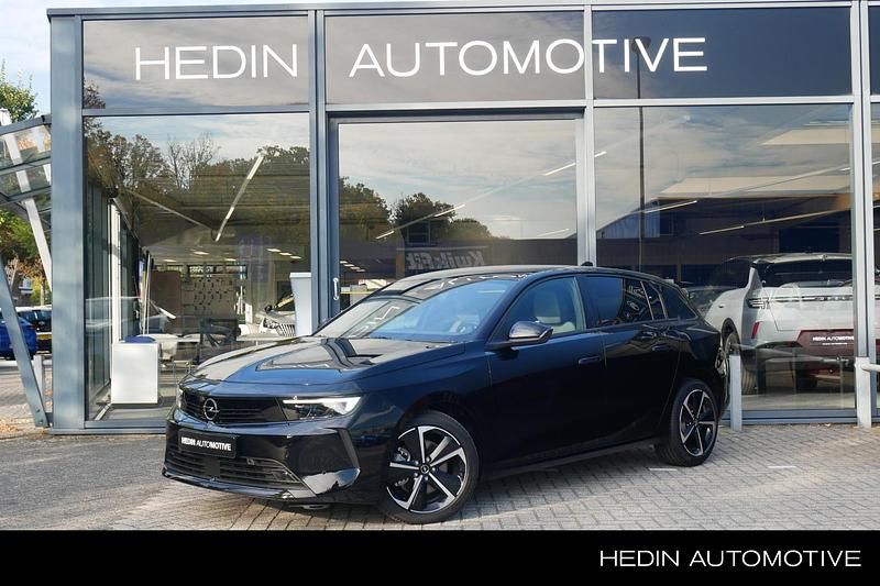 Zwart Nieuw 2025 Opel Astra Business Edition Hatchback | € 39.200 (Eerlijke prijs) - Afbeelding 1/4