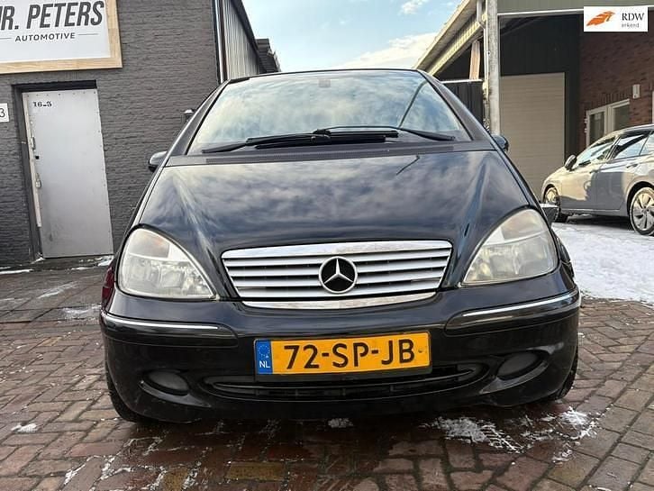 Zwart Gebruikt 2001 Mercedes A190 Elegance MPV | € 1.200 - Afbeelding 1/4