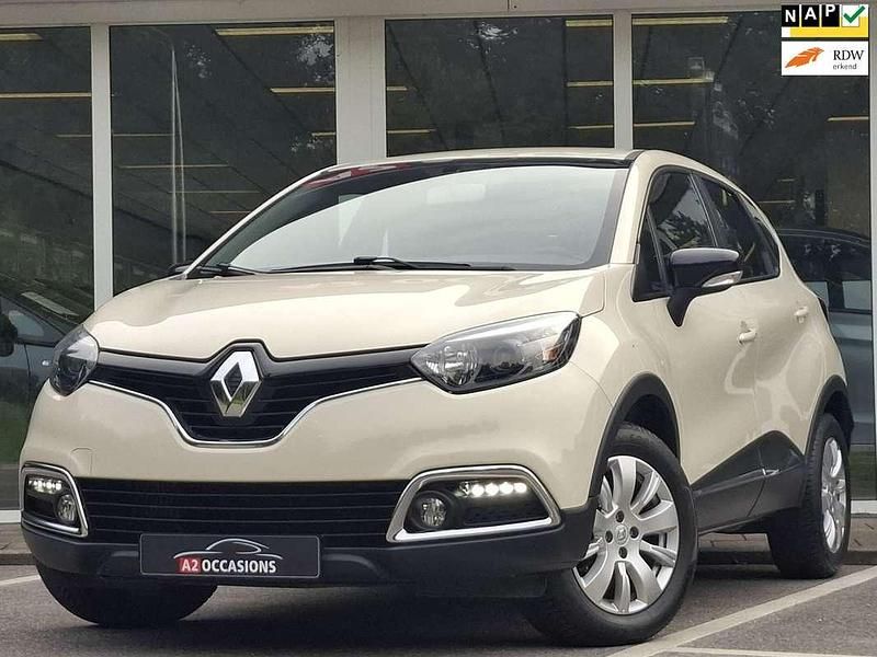 Wit Gebruikt 2015 Renault Captur Dynamique SUV | € 9.400 (Eerlijke prijs) - Afbeelding 1/4