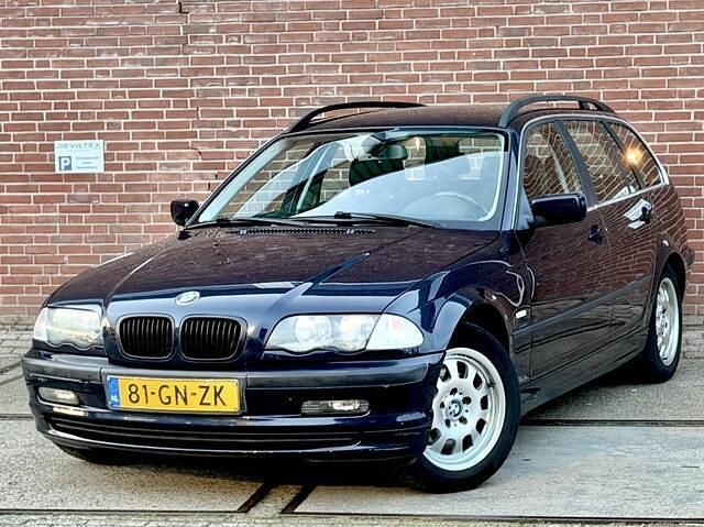 Blauw Gebruikt 2001 BMW 320 Executive Stationwagen | € 3.950 (Eerlijke prijs) - Afbeelding 1/4