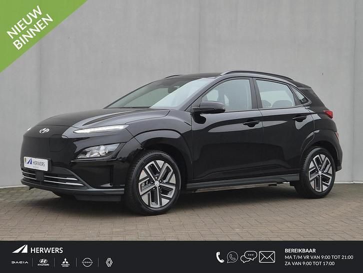 Phantom black pearl (pae) Occasion 2022 Hyundai Kona Comfort SUV | € 17.685 (Super prijs) - Afbeelding 1/4