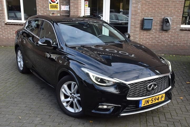 Occasion Infiniti Q30 Premium 123 PK (90 kW) 2016 Zwart Hatchback