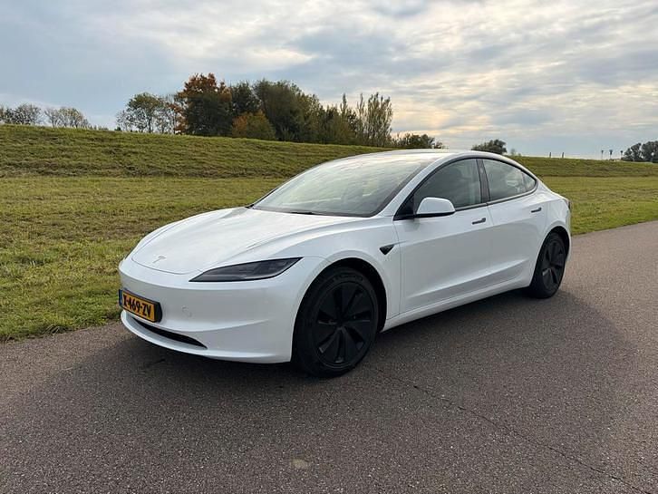 Gebruikt 2024 Tesla Model 3 RWD Sedan | € 32.995 (Goede deal) - Afbeelding 1/1