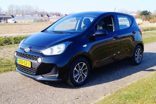 Zwart Gebruikt 2019 Hyundai i10 Comfort Hatchback | € 9.845 (Eerlijke prijs) - Afbeelding 1/4