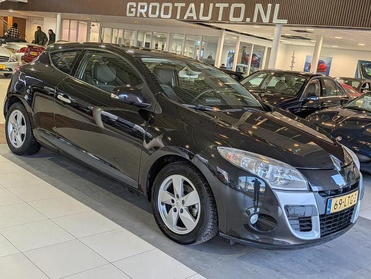 Gebruikt 2010 Renault Mégane III Dynamique Coupé | € 3.744 (Goede deal) - Afbeelding 1/4