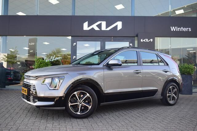 Grijs Gebruikt 2022 Kia Niro SUV | € 29.450 (Eerlijke prijs) - Afbeelding 1/4