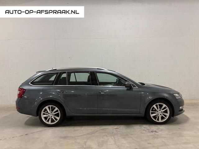 Grijs, metallic lak Gebruikt 2018 Skoda Octavia Style Stationwagen | € 9.999 (Eerlijke prijs) - Afbeelding 1/4