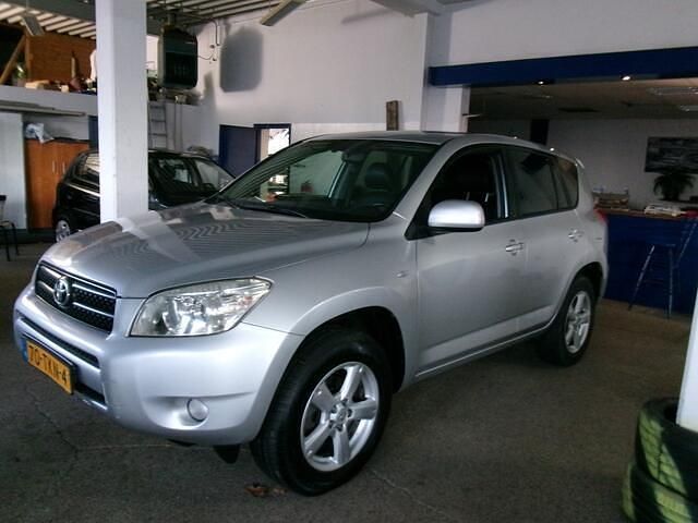 Grijs Gebruikt 2007 Toyota RAV4 Executive SUV | € 5.950 (Eerlijke prijs) - Afbeelding 1/4