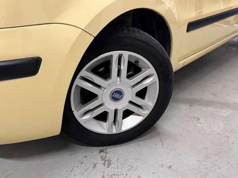 Occasion Fiat Panda 60 PK (44 kW) 2003 Geel Hatchback
