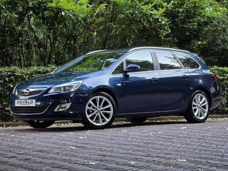 Blauw Gebruikt 2011 Opel Astra Cosmo Stationwagen | € 3.950 (Goede deal) - Afbeelding 1/4