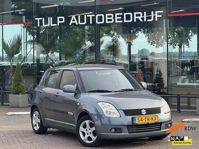 Grijs Gebruikt 2007 Suzuki Swift Hatchback | € 1.949 (Eerlijke prijs) - Afbeelding 1/4