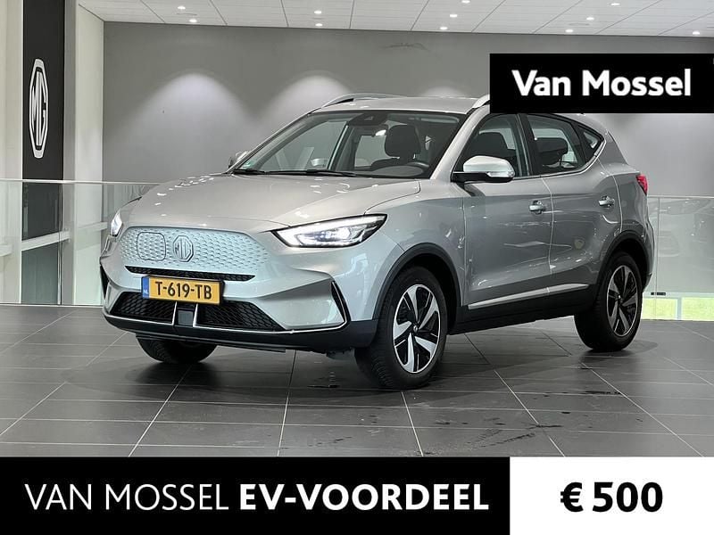 Grijs Gebruikt 2023 MG ZS Comfort Sedan | € 23.995 (Goede deal) - Afbeelding 1/4