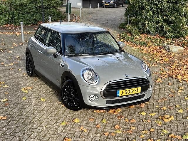 Grijs Gebruikt 2020 Mini Cooper Hatchback | € 16.850 (Goede deal) - Afbeelding 1/4