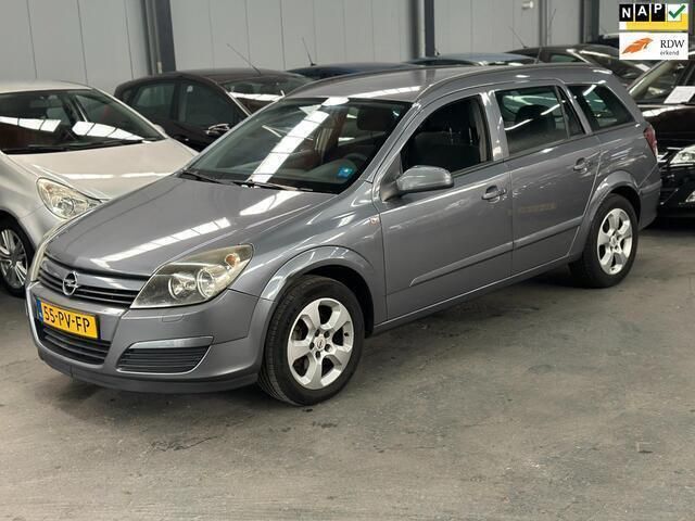 Grijs Gebruikt 2004 Opel Astra Enjoy Stationwagen | € 1.999 (Duur) - Afbeelding 1/4