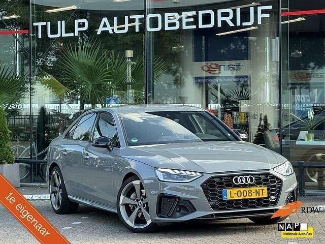 Grijs Occasion 2021 Audi A4 Competition Sedan | € 29.990 (Eerlijke prijs) - Afbeelding 1/4