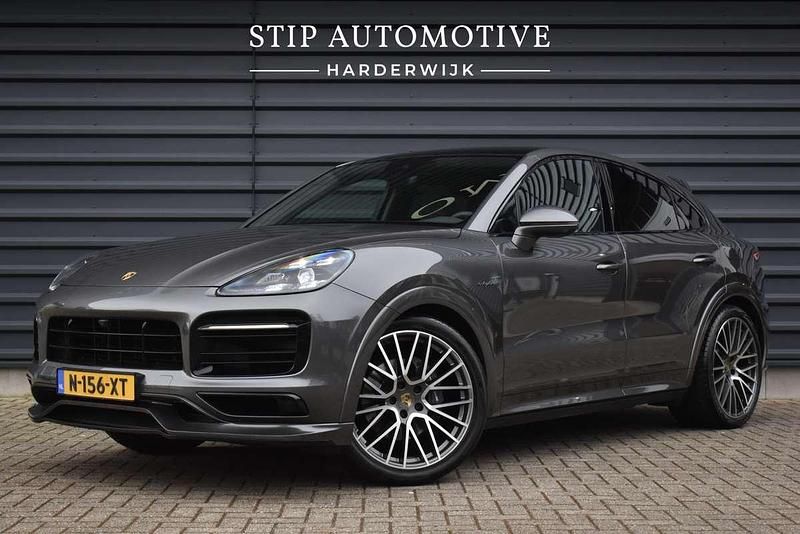 Grijs Occasion 2022 Porsche Cayenne SUV | € 80.900 (Duur) - Afbeelding 1/4