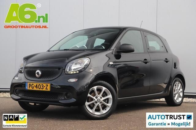 Zwart Gebruikt 2017 Smart ForFour Pure Hatchback | € 6.900 (Goede deal) - Afbeelding 1/4