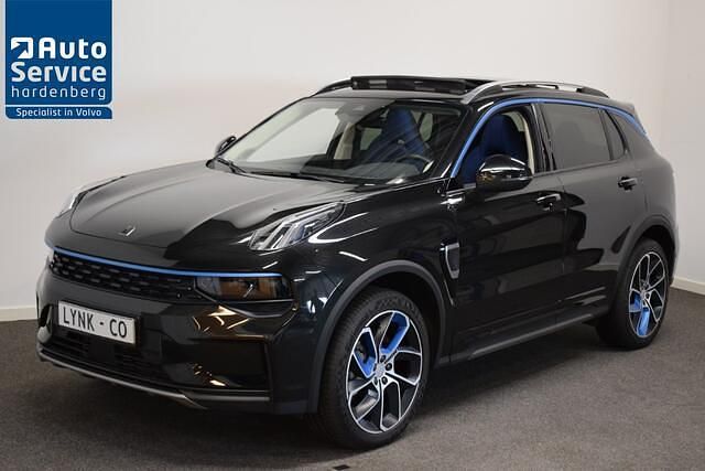 Zwart, metallic lak Gebruikt 2023 Lynk & Co 01 SUV | € 27.450 (Eerlijke prijs) - Afbeelding 1/4