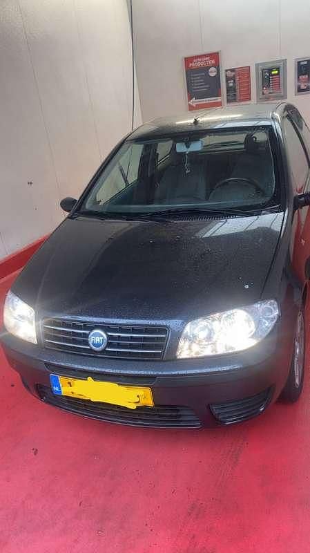Occasion Fiat Punto 60 PK (44 kW) 2004 Zwart Hatchback