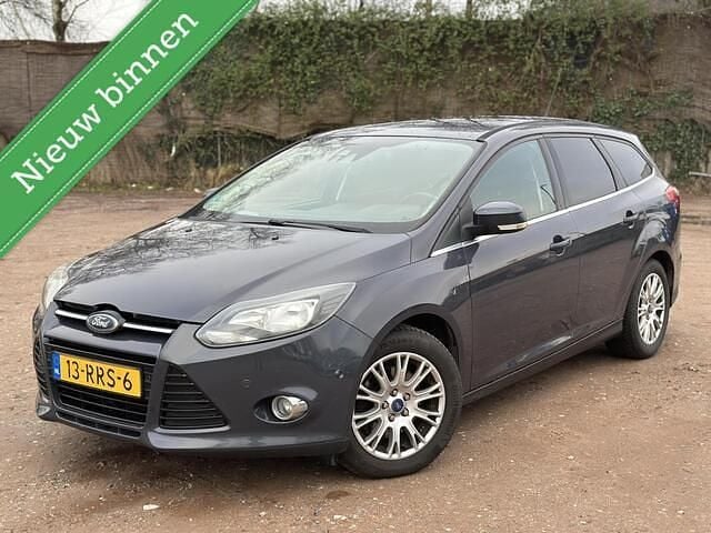 Grijs Occasion 2011 Ford Focus Titanium Stationwagen | € 2.199 (Goede deal) - Afbeelding 1/4