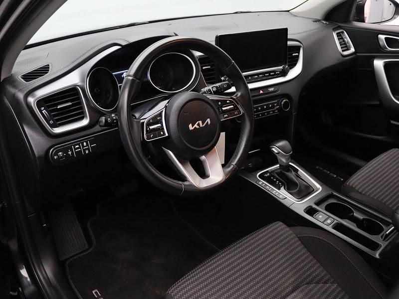 Occasion Kia Ceed 2023 Zwart Hatchback