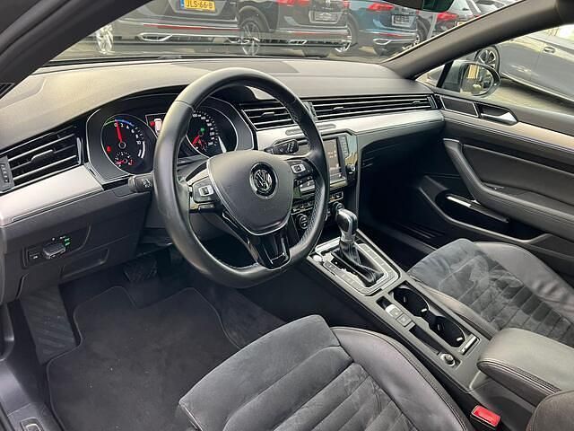Occasion VW Passat Highline 157 PK (115 kW) 2015 Grijs (metallic) Stationwagen