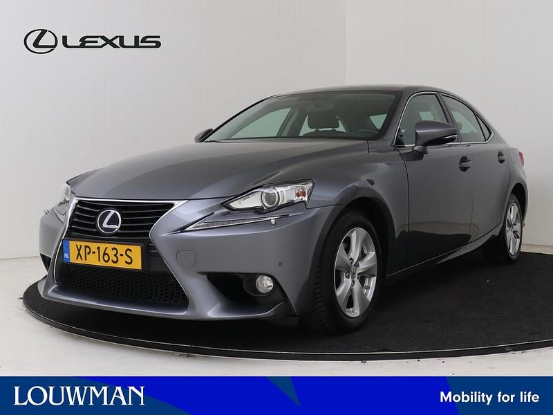Grijs Gebruikt 2015 Lexus IS300h Business Edition Sedan | € 18.450 (Eerlijke prijs) - Afbeelding 1/4