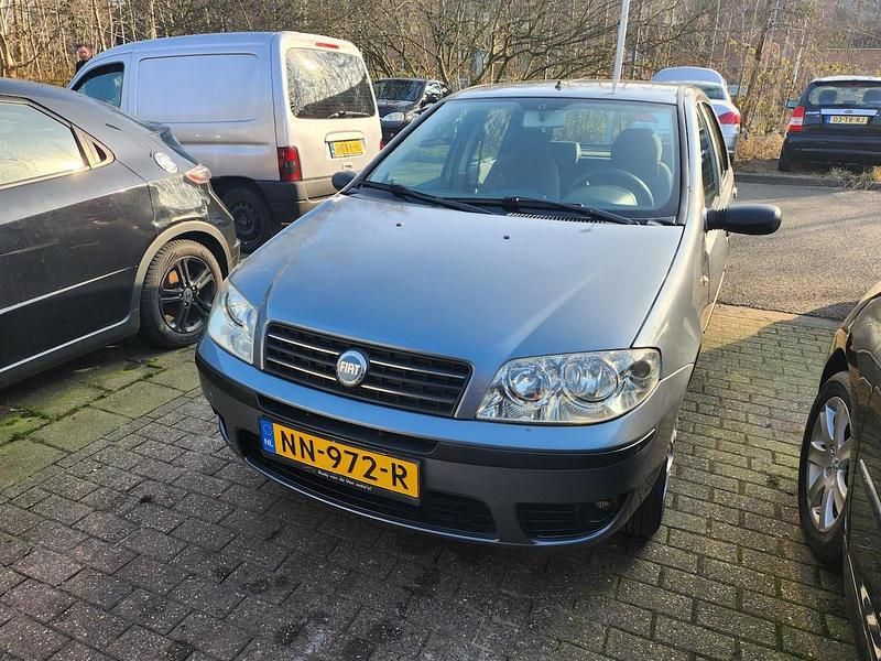 Grijs Gebruikt 2005 Fiat Punto Hatchback | € 1.095 (Eerlijke prijs) - Afbeelding 1/4
