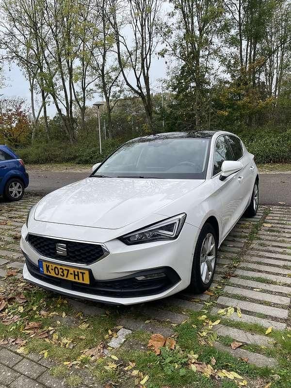 Wit Gebruikt 2020 Seat Leon Stationwagen | € 19.500 (Duur) - Afbeelding 1/4