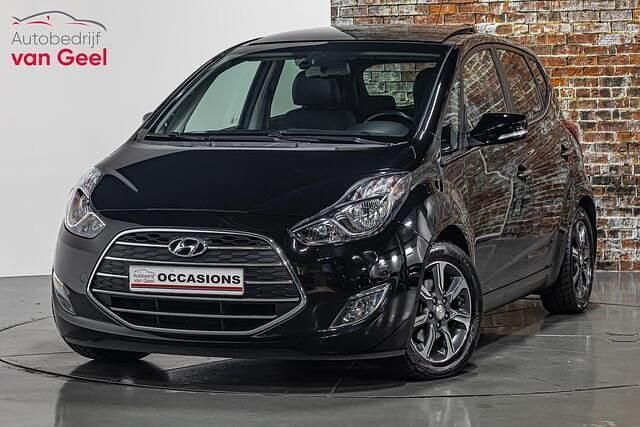 Zwart Gebruikt 2015 Hyundai ix20 Premium MPV | € 12.295 (Eerlijke prijs) - Afbeelding 1/4