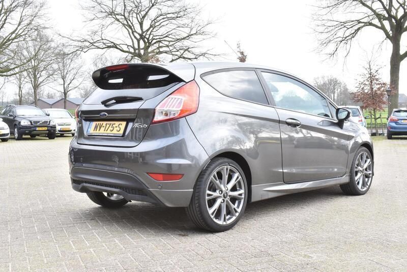 Occasion Ford Fiesta ST-Line 125 PK (91 kW) 2017 Grijs Hatchback