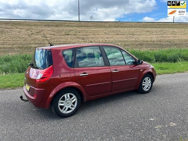 Rood Gebruikt 2008 Renault Scénic II MPV | € 1.450 (Goede deal) - Afbeelding 1/4