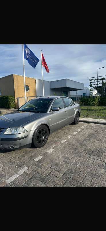Gebruikt 2001 VW Passat Trendline Sedan | € 1.950 (Duur) - Afbeelding 1/4