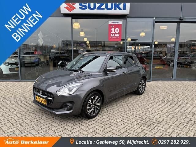 Grijs Occasion 2024 Suzuki Swift Style Hatchback | € 17.445 (Goede deal) - Afbeelding 1/4