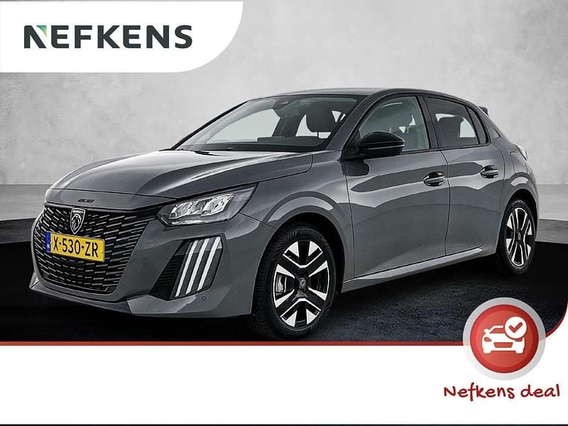 Grijs Gebruikt 2024 Peugeot 208 Allure Hatchback | € 23.925 (Eerlijke prijs) - Afbeelding 1/3