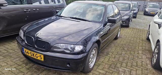 Zwart Gebruikt 2004 BMW 318 Sedan | € 750 (Super prijs) - Afbeelding 1/4