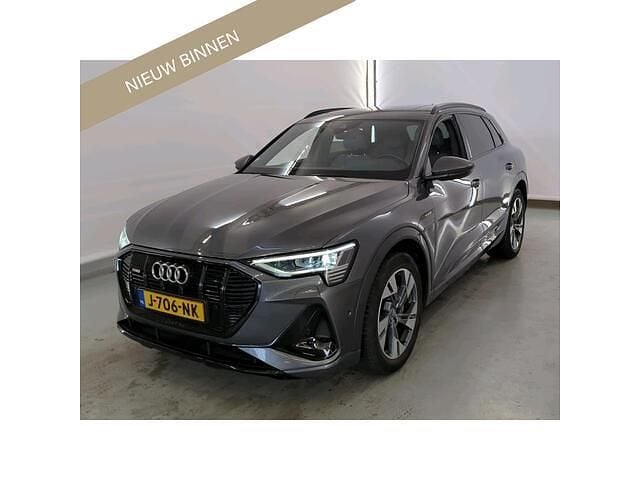 Grijs Gebruikt 2020 Audi e-tron S-Line SUV | € 25.690 (Eerlijke prijs) - Afbeelding 1/4